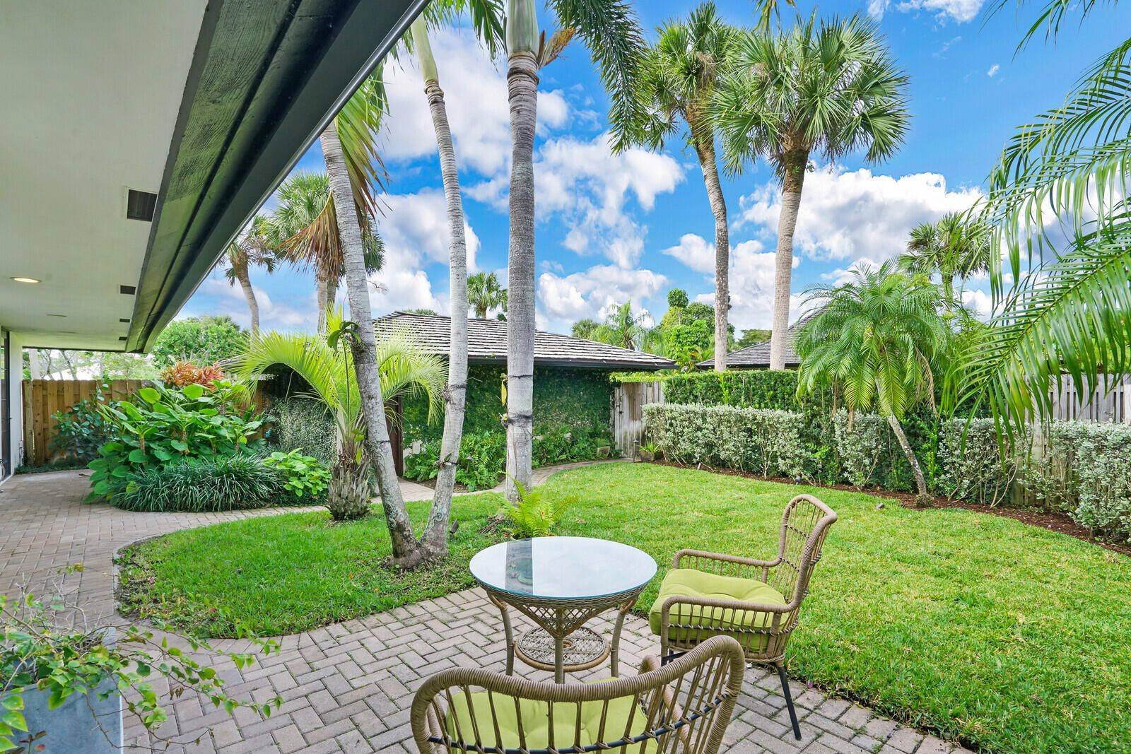 11860 Pebblewood Drive, Wellington, FL 33414