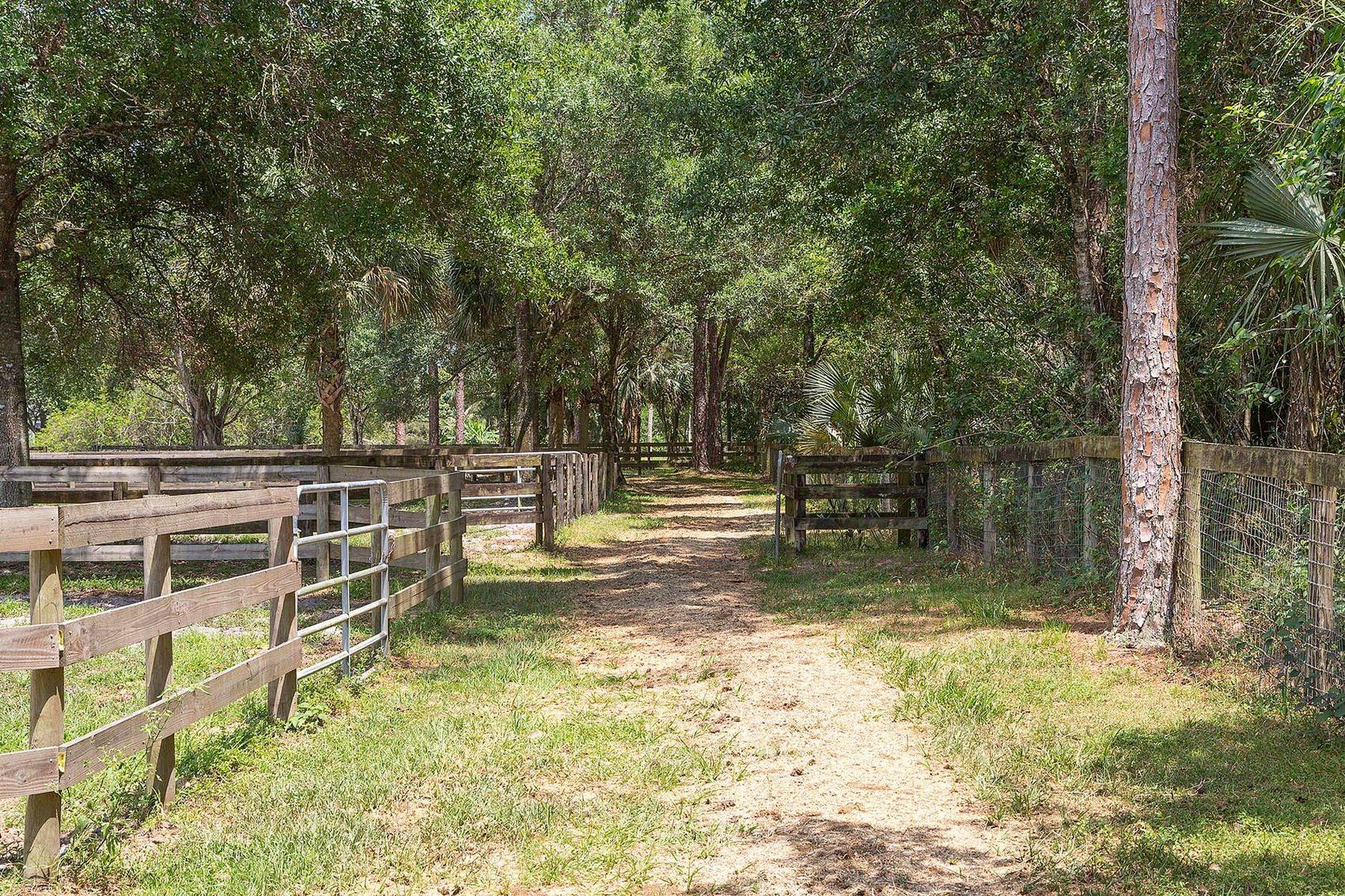 1739 B Road, Loxahatchee, FL 33470