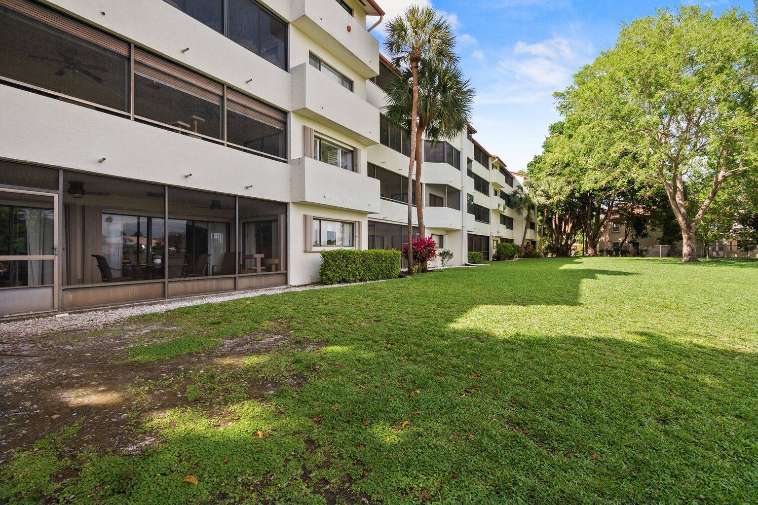 12524 Shoreline Dr 303