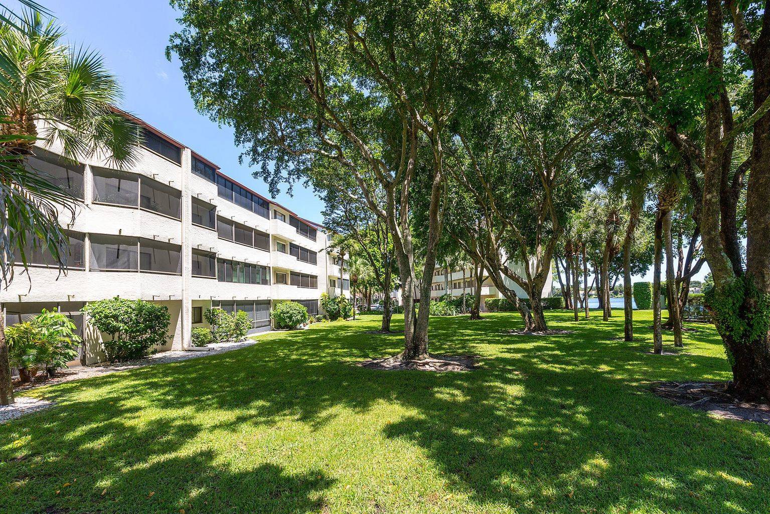 12524 Shoreline Dr 303