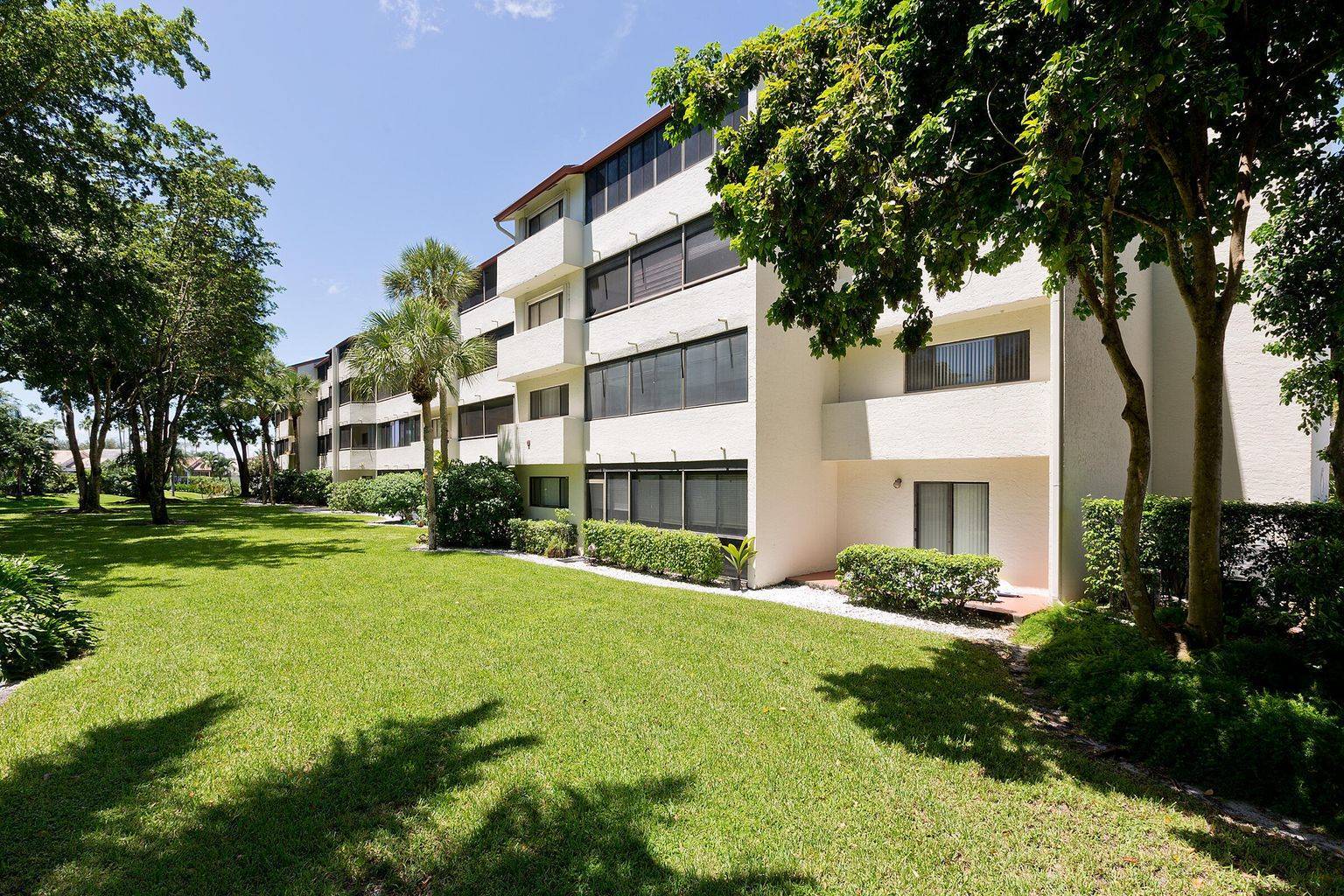 12524 Shoreline Dr 303