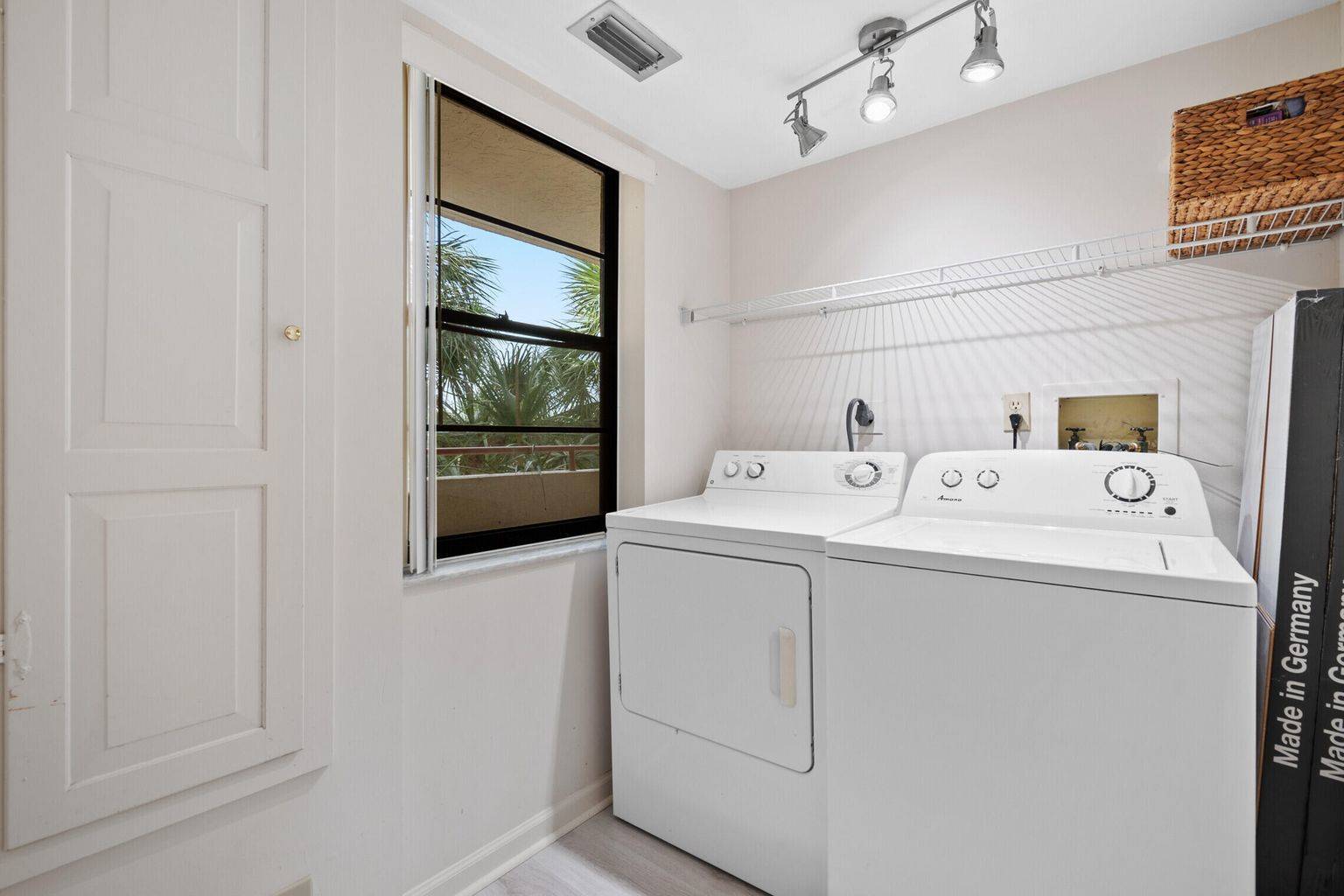 12524 Shoreline Dr 303