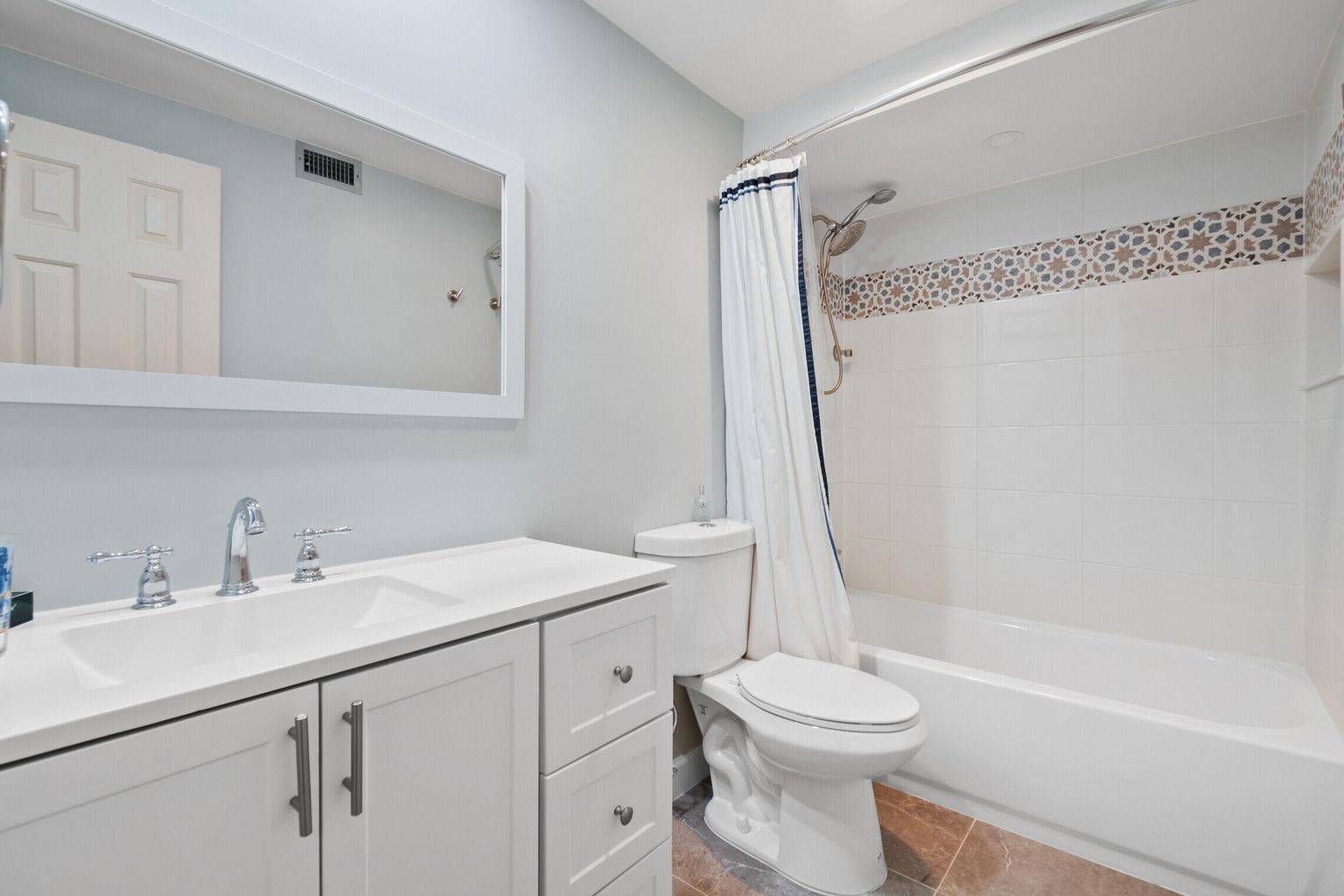 12524 Shoreline Dr 303