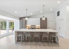 SOLD-1381 Clydesdale Ave