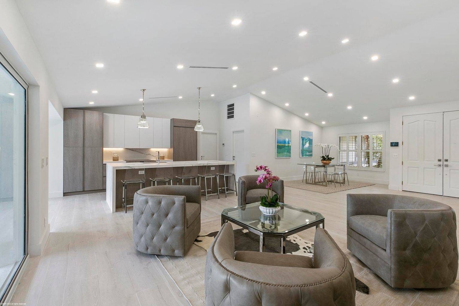 SOLD-1381 Clydesdale Ave