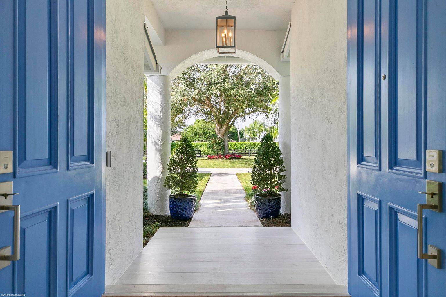 SOLD-1381 Clydesdale Ave