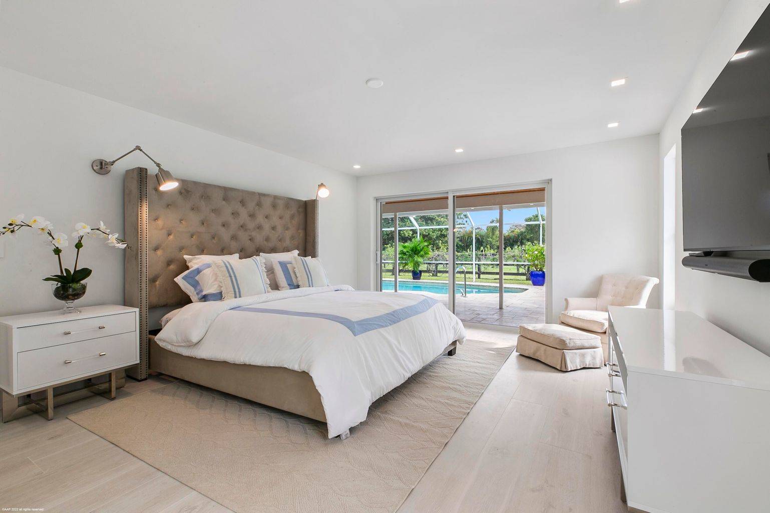 SOLD-1381 Clydesdale Ave