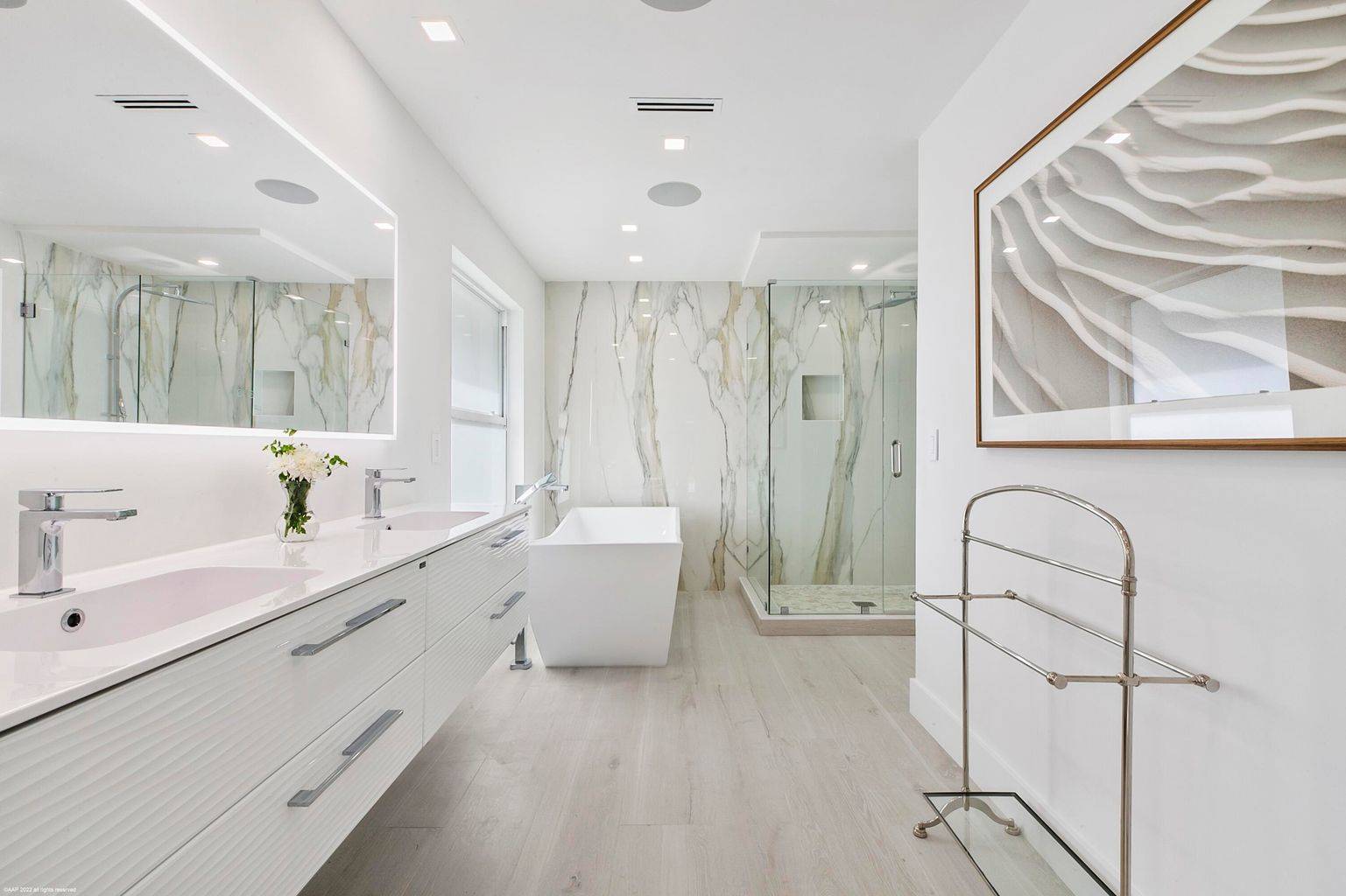 SOLD-1381 Clydesdale Ave