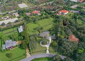 SOLD-1381 Clydesdale Ave