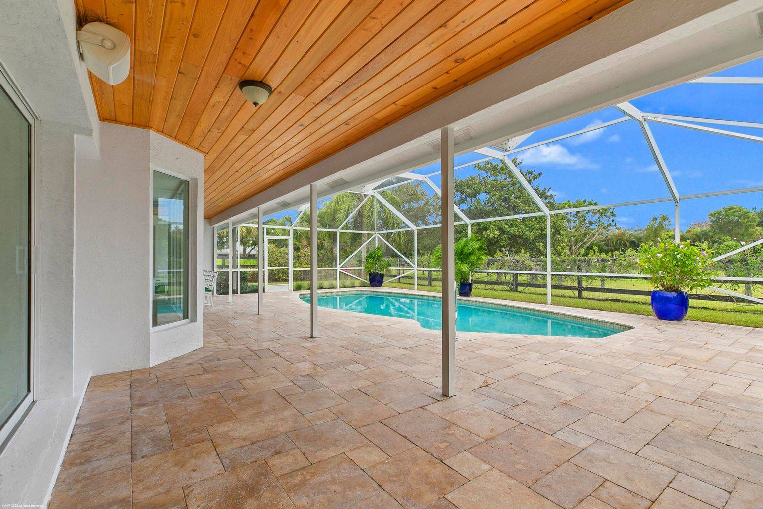 SOLD-1381 Clydesdale Ave