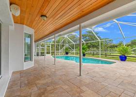 SOLD-1381 Clydesdale Ave