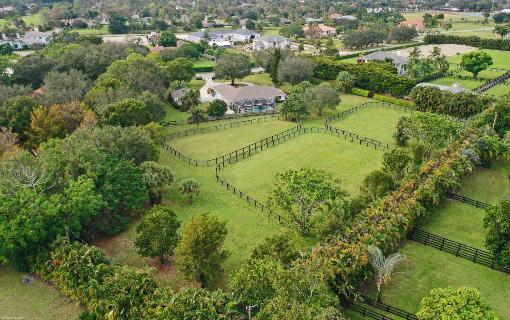 SOLD-1381 Clydesdale Ave