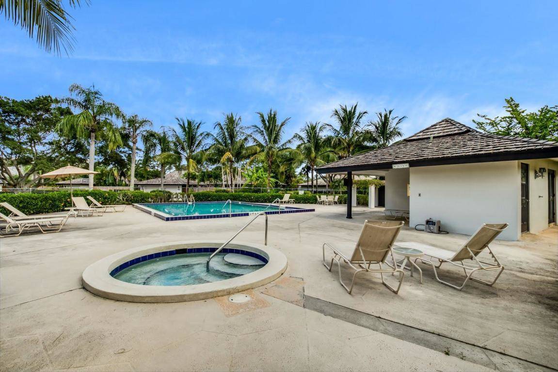 11818 Pebblewood Drive  D201 (1bedroom)