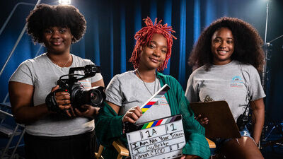 Cannes 2023: DePaul University/CHA Youth Resident Filmmakers Isis Gullette, Unique Moore and Christal Westmoreland Arrive in the Riviera | Chaz at Cannes - Vimarsana News