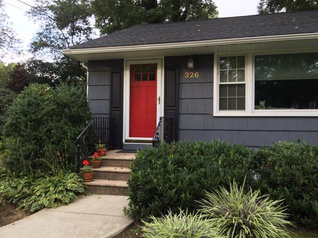 Haddonfield, NJ - At this rancher in Haddonfield, it's amazing how much a new CertainTeed roof, Sherwin Williams exterior paint, and a Therma Tru entry door improved curb appeal! Haddonfield, NJ - At this rancher in Haddonfield, it's amazing how much a new CertainTeed roof, Sherwin Williams exterior paint, and a Therma Tru entry door improved curb appeal!