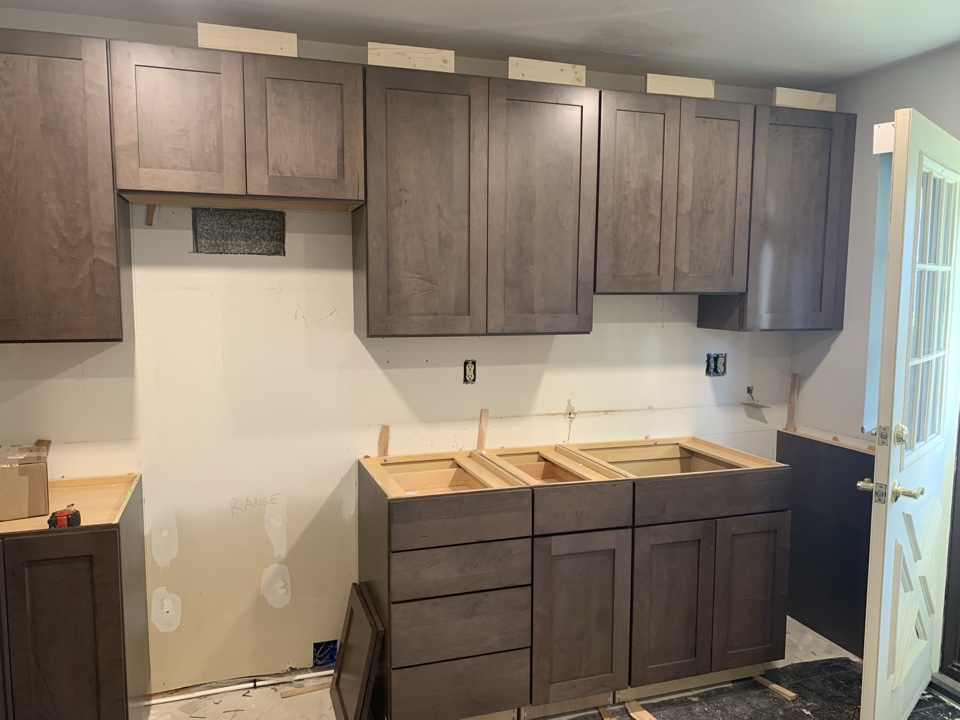 Southampton Township, NJ - Another Wellborn Kitchen from Universal supply. A small Kitchen refresher, half way finished. Southampton Township, NJ - Another Wellborn Kitchen from Universal supply. A small Kitchen refresher, half way finished.
