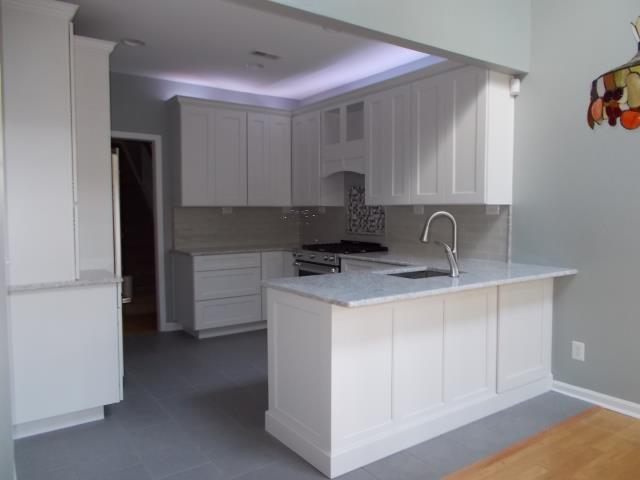 Medford, NJ - Fantastic work by the Nuss carpenters in this Medford kitchen. Wellborn Cabinets, full overlay, shaker door style finished in porcelain white. Medford, NJ - Fantastic work by the Nuss carpenters in this Medford kitchen. Wellborn Cabinets, full overlay, shaker door style finished in porcelain white.