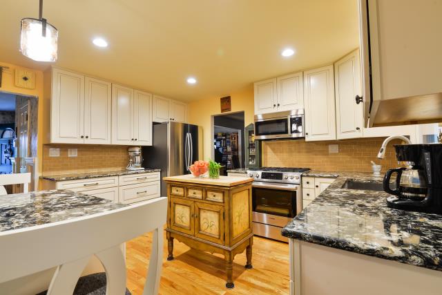 Marlton, NJ - Another picture of our Marlton kitchen project. We love the Stellar square edge 2x4 subway tile back-splash. Marlton, NJ - Another picture of our Marlton kitchen project. We love the Stellar square edge 2x4 subway tile back-splash.