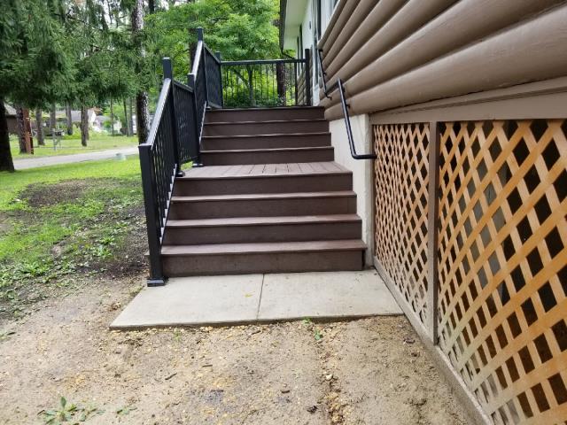 Medford Lakes, NJ - Graspable hand rail installed to finish our Medford Lakes decking and stairs project ! Timber Tech aluminum series of hand rails, very attractive, maintenance free, and nicely priced ! Medford Lakes, NJ - Graspable hand rail installed to finish our Medford Lakes decking and stairs project ! Timber Tech aluminum series of hand rails, very attractive, maintenance free, and nicely priced !