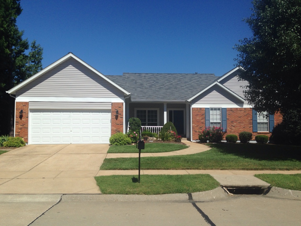 Ballwin, MO - A home in Ballwin, MO recently resided by XteriorPRO using Mastic CarvedWood Double 4.5" vinyl siding. Ballwin, MO - A home in Ballwin, MO recently resided by XteriorPRO using Mastic CarvedWood Double 4.5" vinyl siding.