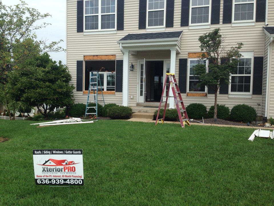 Wentzville, MO - Vinyl window replacement in Wentzville, MO. White vinyl frames, with energy efficient glass package and grilles between the glass. All sashes tilt in for easy cleaning. Wentzville, MO - Vinyl window replacement in Wentzville, MO. White vinyl frames, with energy efficient glass package and grilles between the glass. All sashes tilt in for easy cleaning.