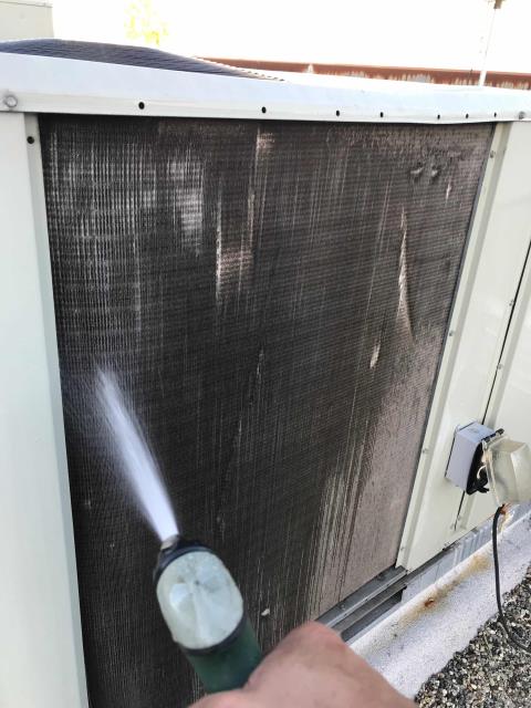 Spring preventative AC maintenance was scheduled for a clothing retailer in Beverly Hills, California. The technician serviced all 6 commercial Trane air conditioners, swapping out all filters, inspecting components and washing condenser coils. Confirmed units functional and ready for summer heat load.