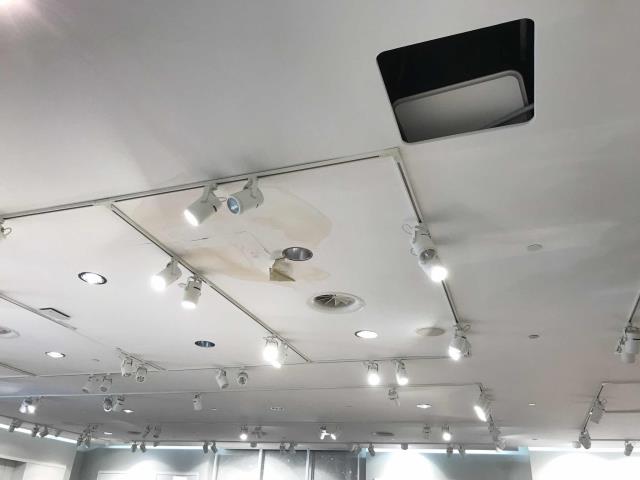 A retailer in Santa Clarita CA reported signs of water leaks on their ceiling. The mall had previously inspected and stated leaks were coming from the store's commercial HVAC system.  Our technician arrived and inspected the air conditioners, finding a few areas that were letting in water. Sealed with glencoat, confirmed drain lines and pans were clear. 