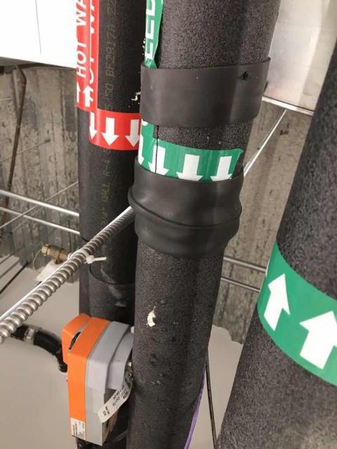 A retailer on Colorado Blvd in Pasadena, California, reported a water leak coming from the ceiling. Upon arrival, our technician found the chilled water return line leaking from a screw. After isolating the line, the tech found that the stem was cracked. As it was not in use, the technician replaced it with a hex cap and sealed the opening. Opened up the isolation valves and verified that the leak was resolved. Cleaned up area and disposed of water buckets. Job complete.