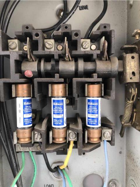 Dispatched our Alhambra CA air conditioning tech to a commercial property to diagnose a failed unit. Upon arrival and after checking in with the manager, our technician found the ICP system with a failed disconnect. The disconnect cannot be repaired and will need to be replaced. Sourcing parts and will quote to the customer.