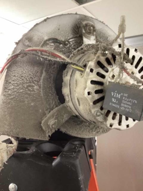 Our Sacramento County air conditioning technician arrived at a grocery store to resolve multiple reported issues. Our tech first address a cooling problem in the bakery and restroom areas. He found that the restroom exhaust fan had a burnt up motor, and the bakery AC had a pinched wire to the 24V coil. He repaired the short in the wiring, and we will quote the motor needed for the RR exhaust fan.