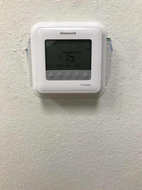 Dispatched our Ventura County technician to a shopping mall with several locations suffering thermostat issues. Inspected both suites: first suite had incorrect programming that tech was able to resolve. Second suite had a failed thermostat that the technician sourced and replaced. Both stores cooling and comfortable again.