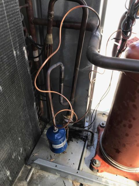 Santa Clarita, CA - Dispatched our Los Angeles county area technician to a property management office to make repairs on their Trane 5 ton air conditioner. The tech replaced the filter drier, expansion and check valves, and the TXV. Also performed a flush on the system before recharging. Ran and tested, unit operational again. Santa Clarita, CA - Dispatched our Los Angeles county area technician to a property management office to make repairs on their Trane 5 ton air conditioner. The tech replaced the filter drier, expansion and check valves, and the TXV. Also performed a flush on the system before recharging. Ran and tested, unit operational again.