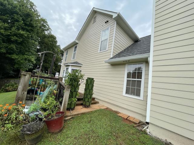 
We replaced the siding, gutters, and completed roof work on a house in Suwanee, Ga.