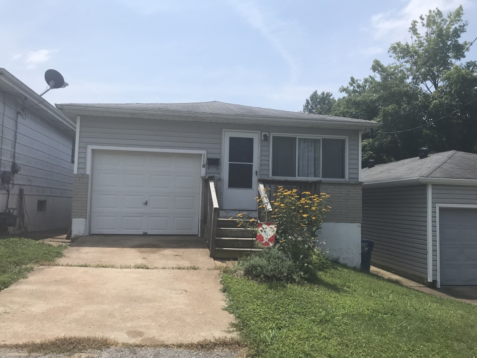 Affton, MO - Replacing gutters using 5” seamless aluminum. Affton, MO - Replacing gutters using 5” seamless aluminum.