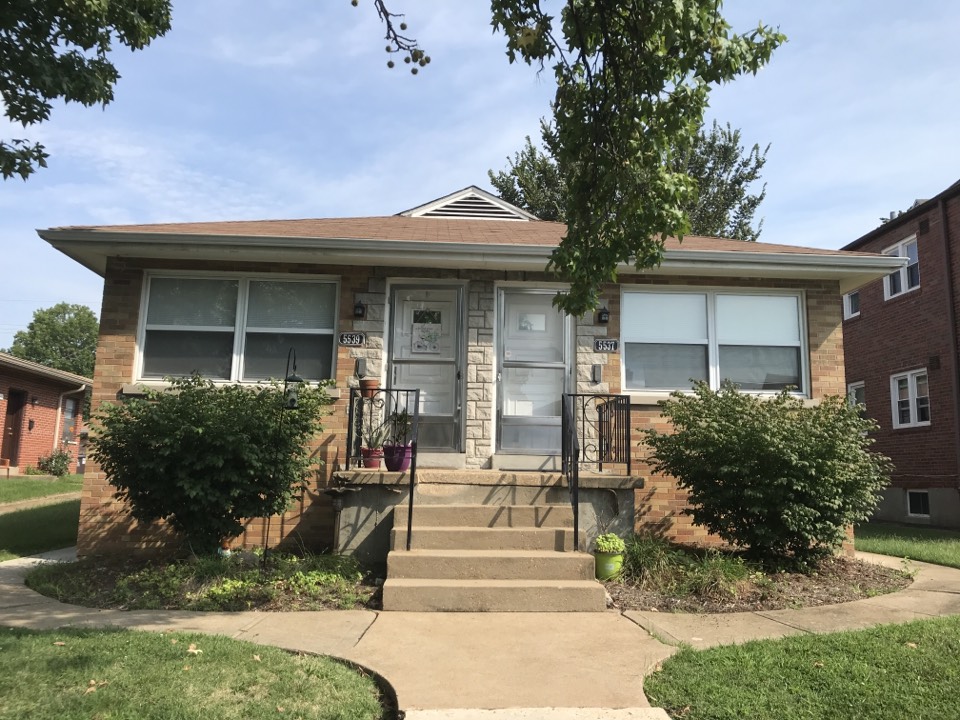 St. Louis, MO - Pricing house for new gutters and fascia St. Louis, MO - Pricing house for new gutters and fascia