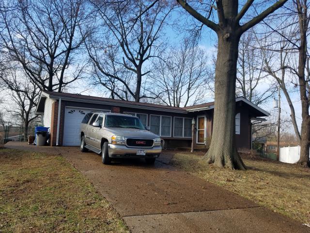 Florissant, MO - EBS just completed the installation of a new 3-Tab Shingle Roof on this house. Florissant, MO - EBS just completed the installation of a new 3-Tab Shingle Roof on this house.
