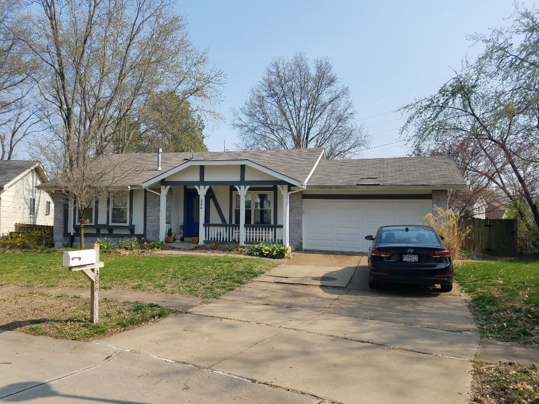 Ballwin, MO - EBSis assisting this homeowner in updating the exterior of their home with Mainstreet Vinyl Siding, Soffit & Fascia plus new gutters. Ballwin, MO - EBSis assisting this homeowner in updating the exterior of their home with Mainstreet Vinyl Siding, Soffit & Fascia plus new gutters.