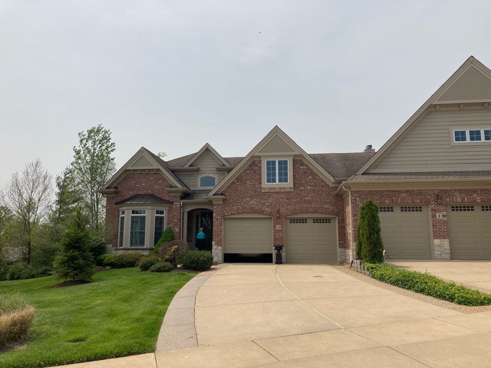 Chesterfield, MO - EBS is performing masonry repairs to this condo. Chesterfield, MO - EBS is performing masonry repairs to this condo.