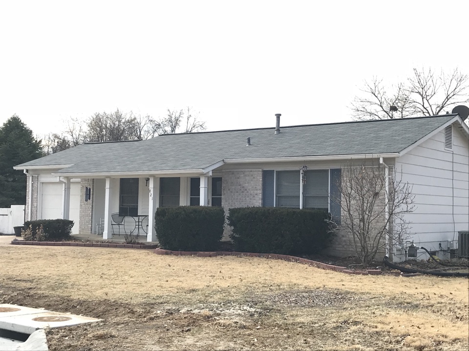 St. Peters, MO - Replaced old hail damaged roof with CertainTeed XT 25 shingles. All it cost the homeowner was their deductible! St. Peters, MO - Replaced old hail damaged roof with CertainTeed XT 25 shingles. All it cost the homeowner was their deductible!