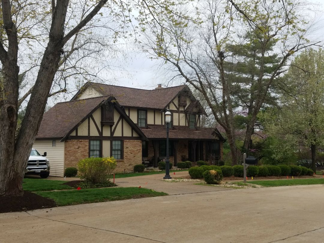 Chesterfield, MO - END installed a CertainTeed, Landmark PRO architectural shingle roof on this house last week. Chesterfield, MO - END installed a CertainTeed, Landmark PRO architectural shingle roof on this house last week.