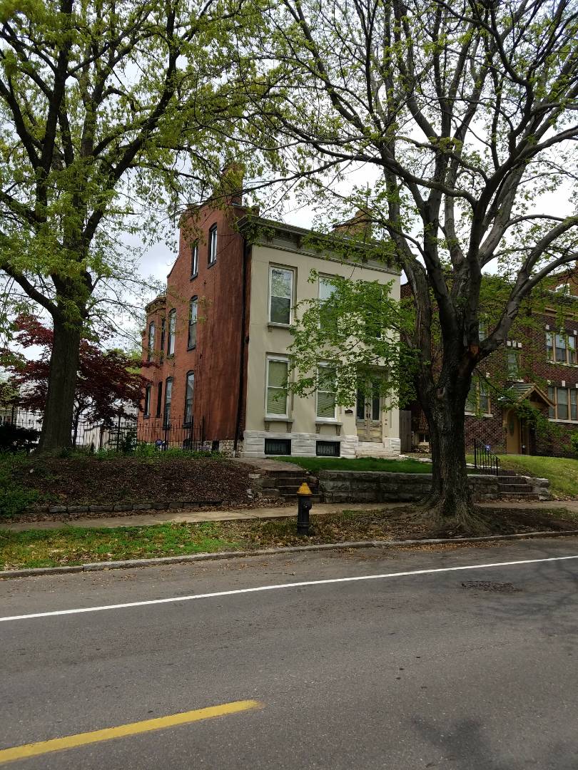 St. Louis, MO - Just met with a previous customer who has purchased a new home and needing masonry repairs and new siding on the garage. St. Louis, MO - Just met with a previous customer who has purchased a new home and needing masonry repairs and new siding on the garage.