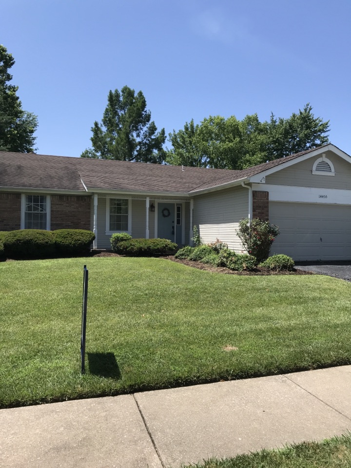 Florissant, MO - Pricing to replace this roof using certaintied landmark architectural shingles Florissant, MO - Pricing to replace this roof using certaintied landmark architectural shingles