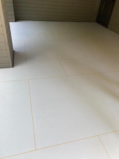 Decorative overlay system Color Natural White - This system allows you to take unwanted concrete and turn it into something that you can be proud of. 