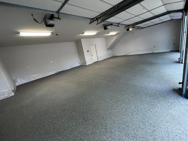 Auburn, AL - Checkered Flag Single Broadcast Epoxy Flake Flooring Color (Shale)