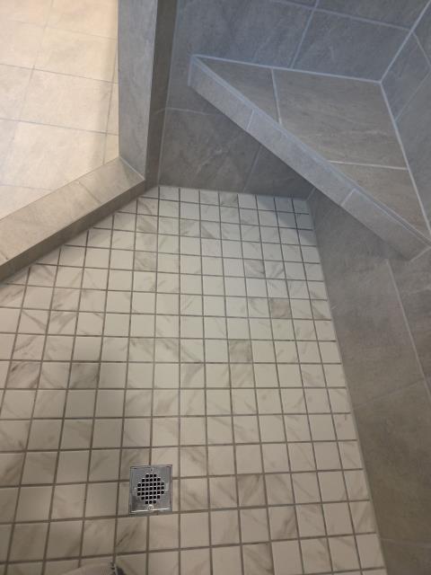 Prattville, AL - Shower Clean and Seal Only 