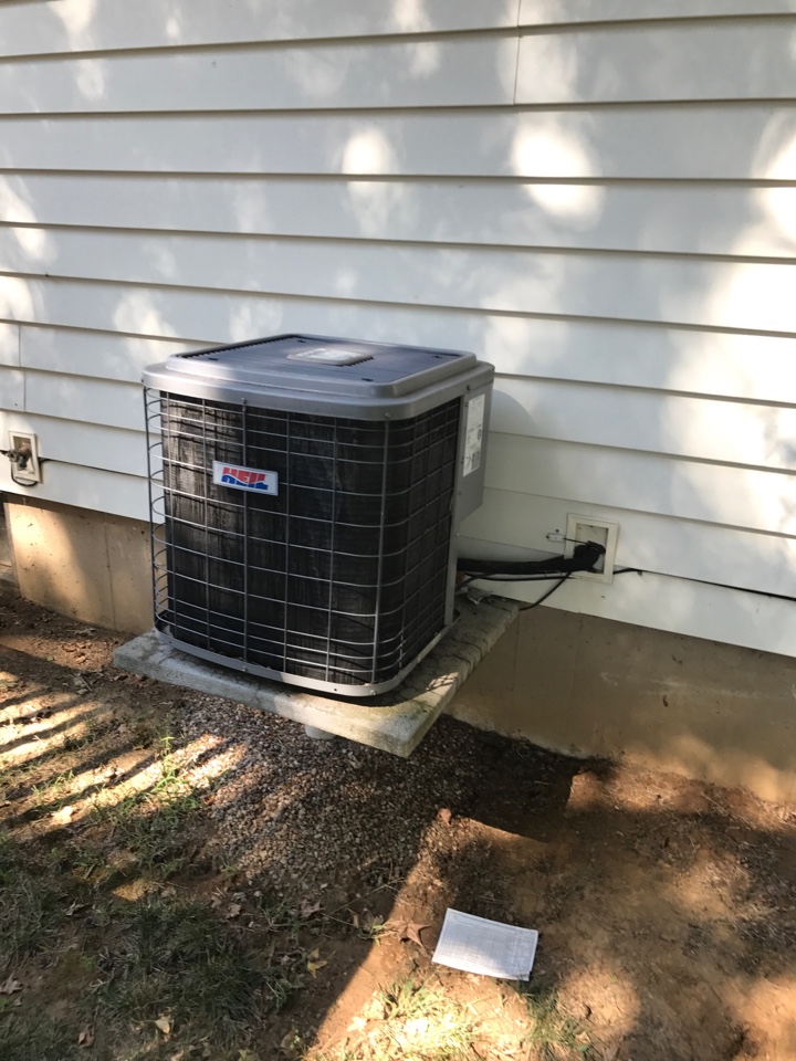 Air conditioner repair.  Heil AC system.  Replaced 45/5 dual capacitor. 