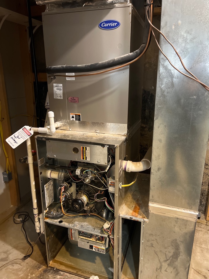 Kenmore Carrier gas furnace heating & AC system replacement installation Hillcrest Heights Maryland 20746