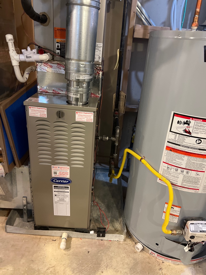 Carrier comfortmaker gas furnace heating & AC air conditioning system replacement installation Brandywine Maryland 20613