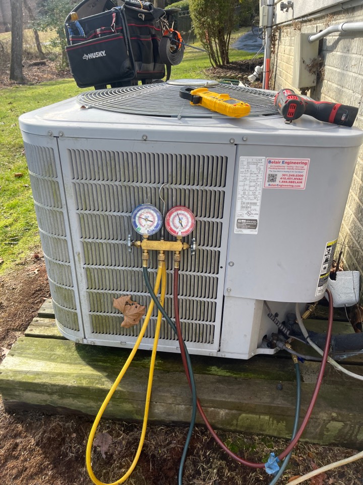 Carrier comfortmaker heat pump furnace heating & AC air conditioning system filter replacement installation Brandywine Maryland 20613