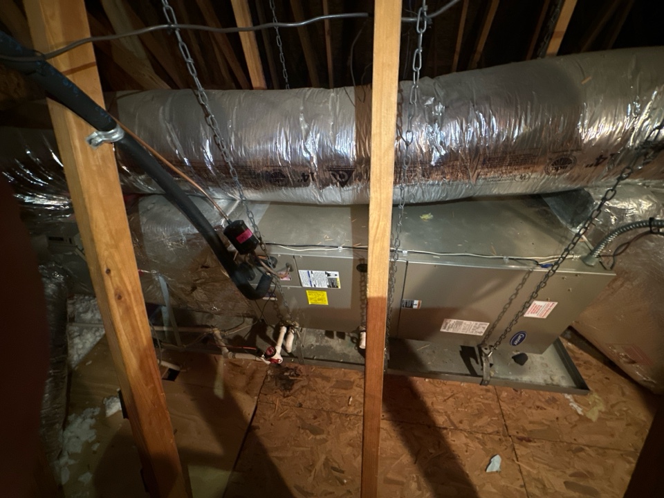 Carrier comfortmaker heat pump furnace heating & AC air conditioning system replacement installation Cape Saint Claire Maryland 21401
